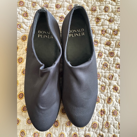 Donald Pliner Casha Black Slip On Loafer Size 7.5 - Picture 4 of 8